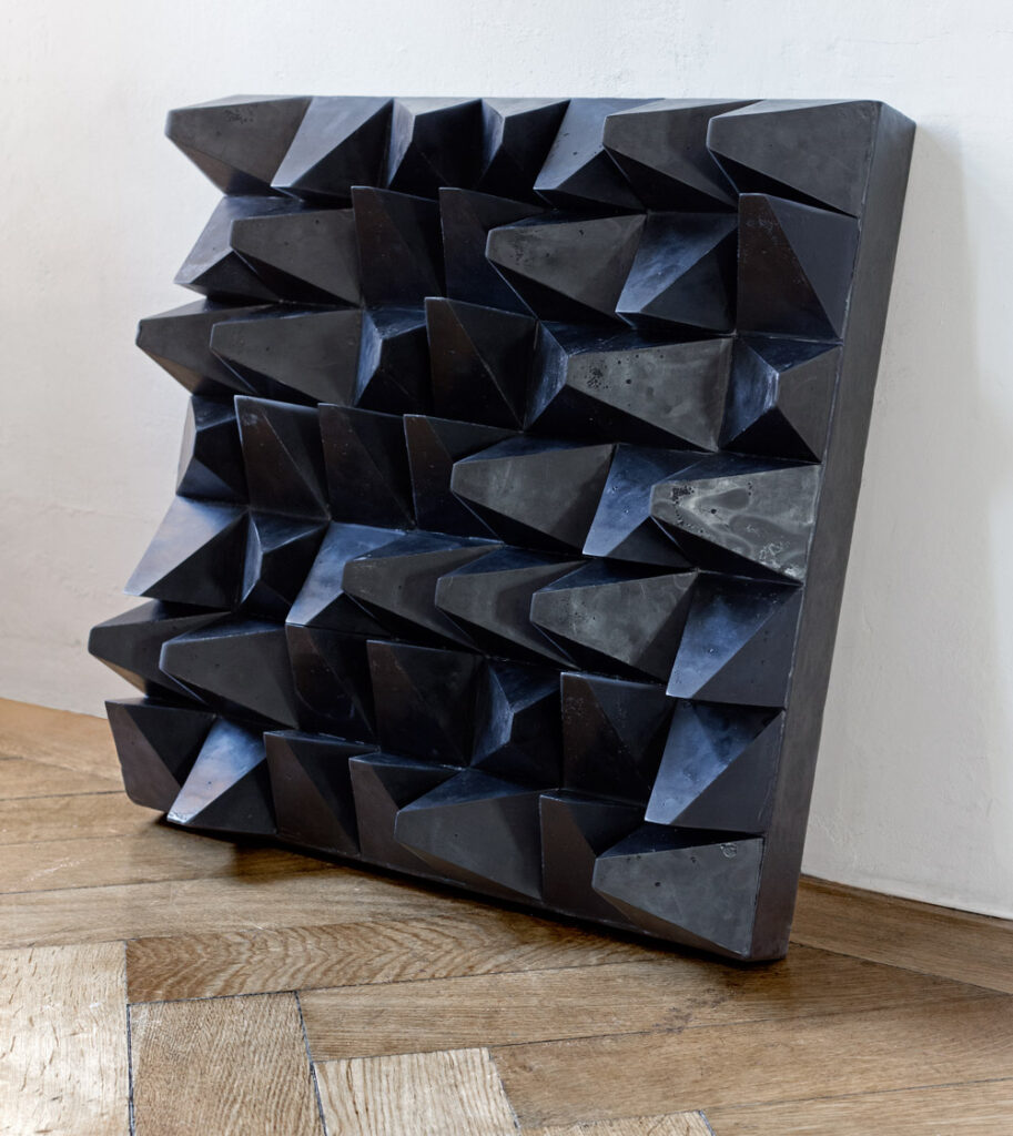 Polyeder, 2016, 60,5 x 60,5 x 14 cm, Holz, Paraffin